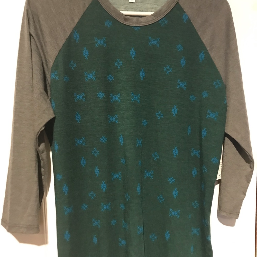 3/$10. LulaRoe Randy baseball tee large